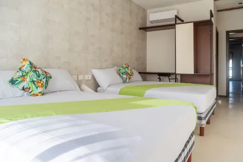 โรงแรมมายาริโฮล์บ็อกซ์