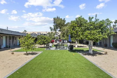 Lovely 1-Bedroom Condo in Biltmore - Parking