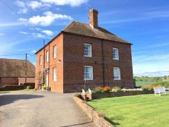 Colthrop Manor B&B
