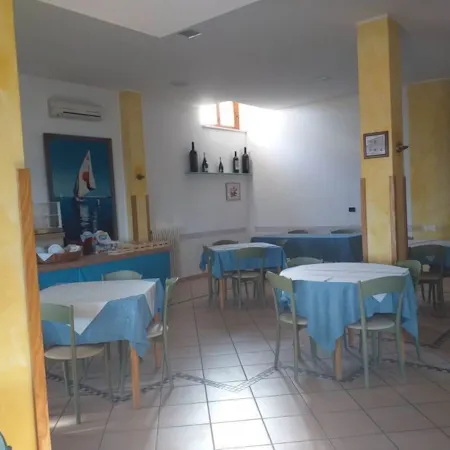 Spacious Double Room Beside the Sea
