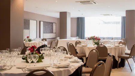 Hotel Ciutat Martorell Отели в г. Сан-Льоренс-д'Ортонс