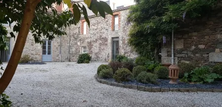 Le Durivum Отели в г. Монтегю-Вандея