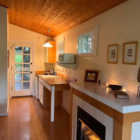 Lopez Farm Cottages & Tent Camping