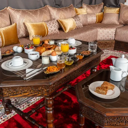 Yanis Guest House