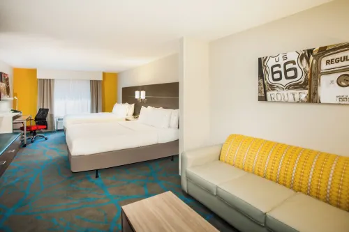 Holiday Inn Express & Suites Litchfield West