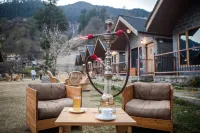 Winterfell the Stay, Unique River Front Resort - Varme kilder