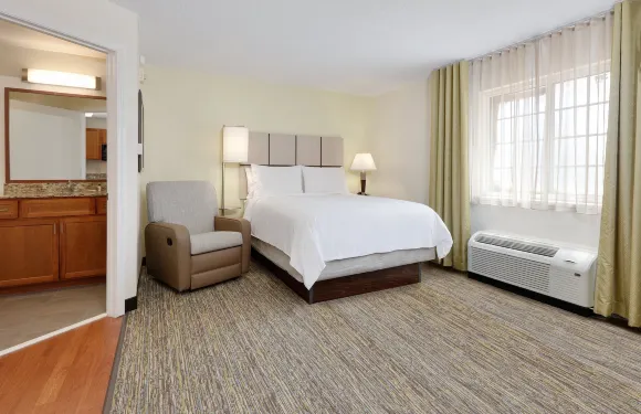 Candlewood Suites 薩萊納by IHG