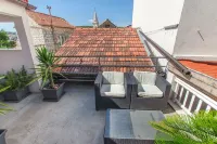 Apartments Jaksa Hotels near Iga Lanterna