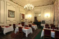 Château de La Motte Fenelon Hotels in Cambrai