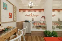 RedDoorz Syariah Plus Near Pancoran 2