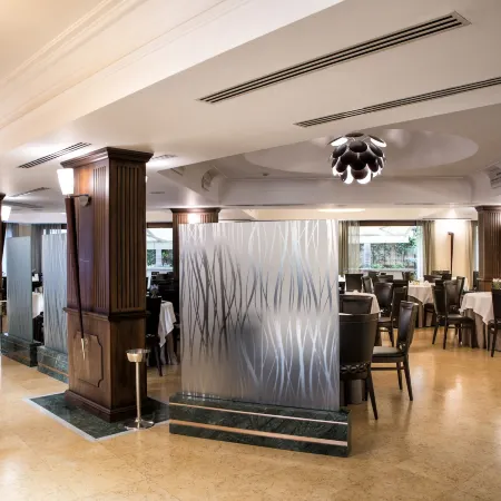 Artemis Hotel