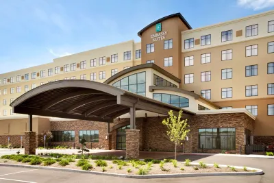 Embassy Suites by Hilton Akron Canton Airport Hotel in zona Stark State College