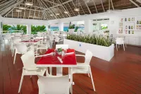 The Pyramid Cancun by Oasis - All Inclusive - Breakfast