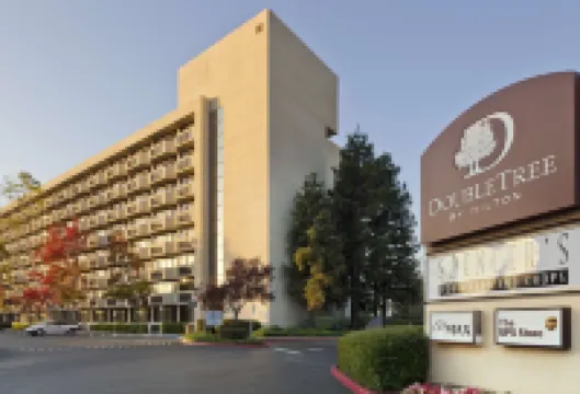 DoubleTree by Hilton San Jose Hotels near Winchester Mystery House