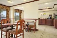 莫比爾溫德姆戴斯套房飯店