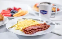 Hampton Inn & Suites Kittery-Portsmouth - breakfast