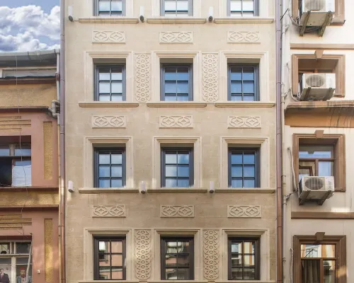 Taksim Avenue Hotels near Cihangir Square