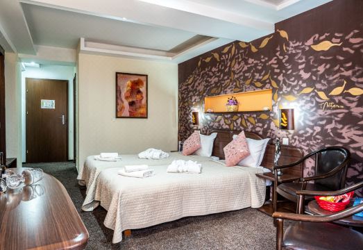 3. 호텔 라즈반..