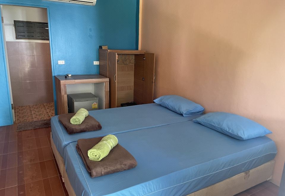 1. 론리 비치 리조..