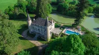 Château les Vallées Hotels near Aire de loisirs