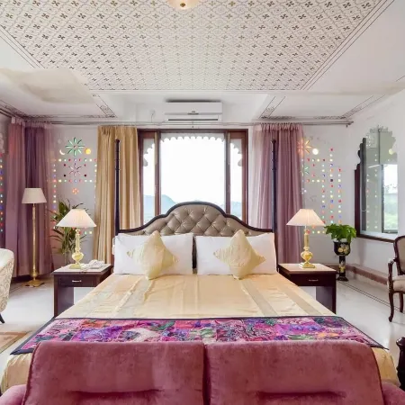 Raj Kuber - A Boutique Lake View Hotel