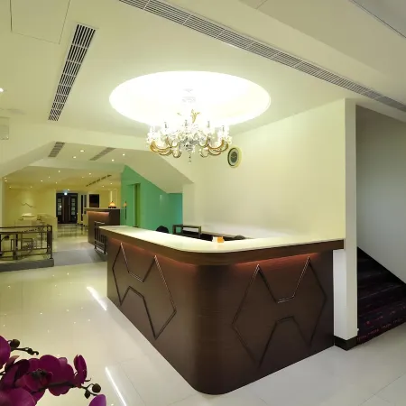 Bravo Hotel Отели рядом с достопримечательностью «Тай Чун Парк»