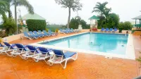 2 Bdrm Apartment at Runaway Bay - Pools