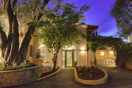 La Bastide de l'Oliveraie Отели в г. Канны