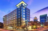 Aloft Louisville Downtown Hotels near Kentucky International Convention Center
