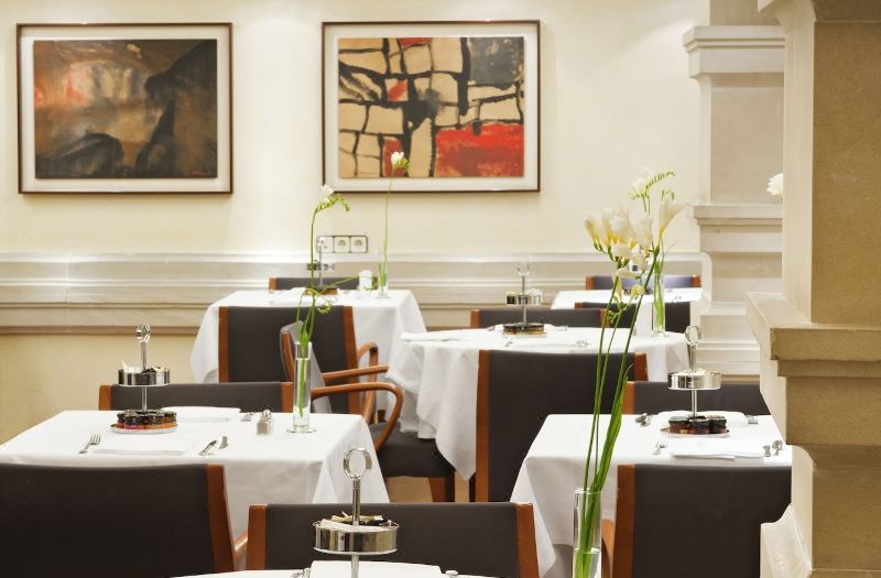 Small Luxury Hotels of the World - Gran Derby Suite photo 4