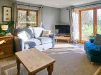 Host & Stay - Orchard Barn