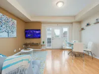 Cozy 1 Bedroom Townhouse Hotels near Lisgar