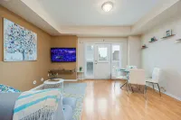 Cozy 1 Bedroom Townhouse Hotels near Lisgar