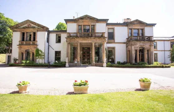 麥克唐納諾伍德廳堂酒店