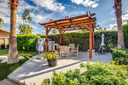 The Inn at Deep Canyon Отели в г. Палм-Дезерт