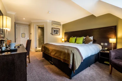 Rose and Crown Hotel Hotels in Merton