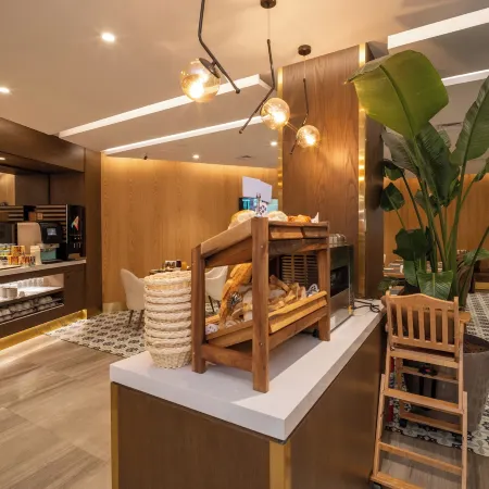 Rayelin Hotel Old Town Отели рядом с достопримечательностью «Аксарай»