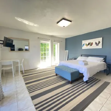 Seven Arches Hotels near Astwood Cove Beach