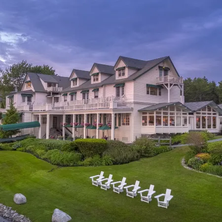 Spruce Point Inn Resort and Spa