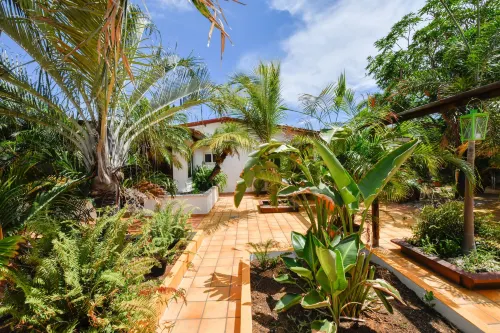 ブリサス スタジオ アパートメンツ