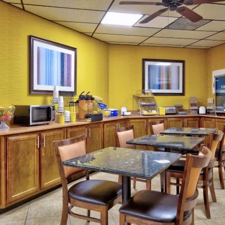 Days Inn by Wyndham Batesville