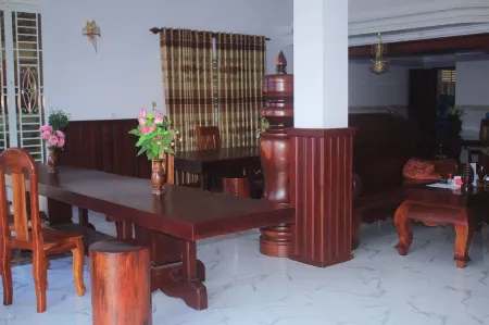 Phkar Chhouk Tep Hotel Отели рядом с достопримечательностью «Chea Sim University of Kamchaymear Kampongcham Branch»