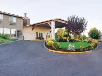 La Quinta Inn & Suites by Wyndham Woodburn - 2-Star