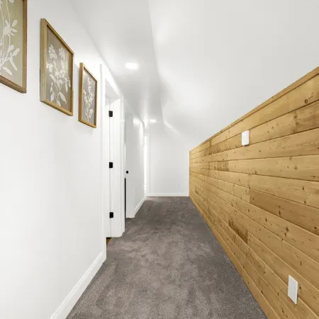 The Family Roost - warm, stylish new Barndo rolling hills & Rocky Mountain Views