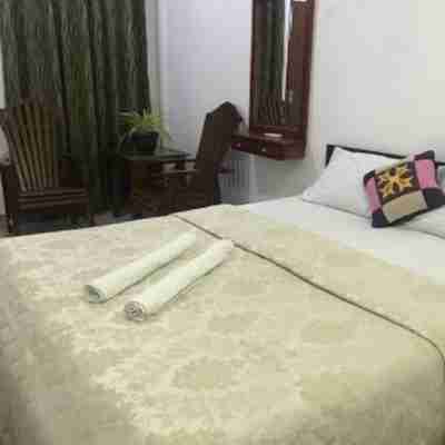 Atozee Airport Villa Rooms