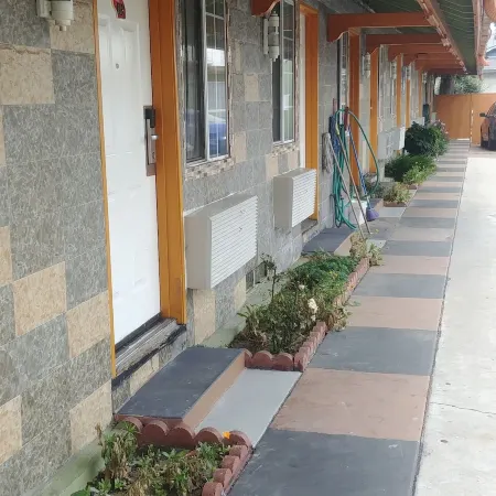 Travel Eagle Inn Motel