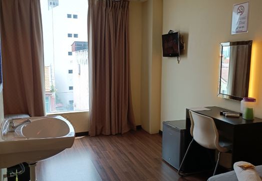 소 호텔의 깔끔한 외관