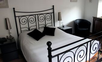 A la Maison Rouge Hôtel & Restaurant