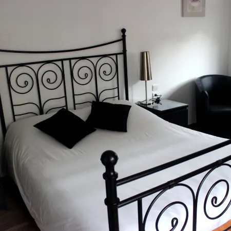 A la Maison Rouge Hôtel & Restaurant