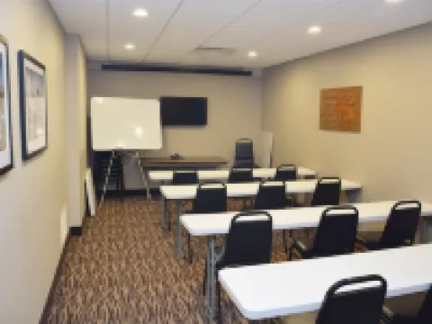 Roosevelt Inn & Suites Hotels in McKenzie County